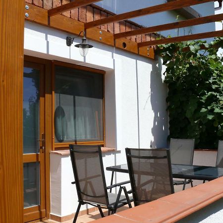 Sára Apartman Heviz Bagian luar foto